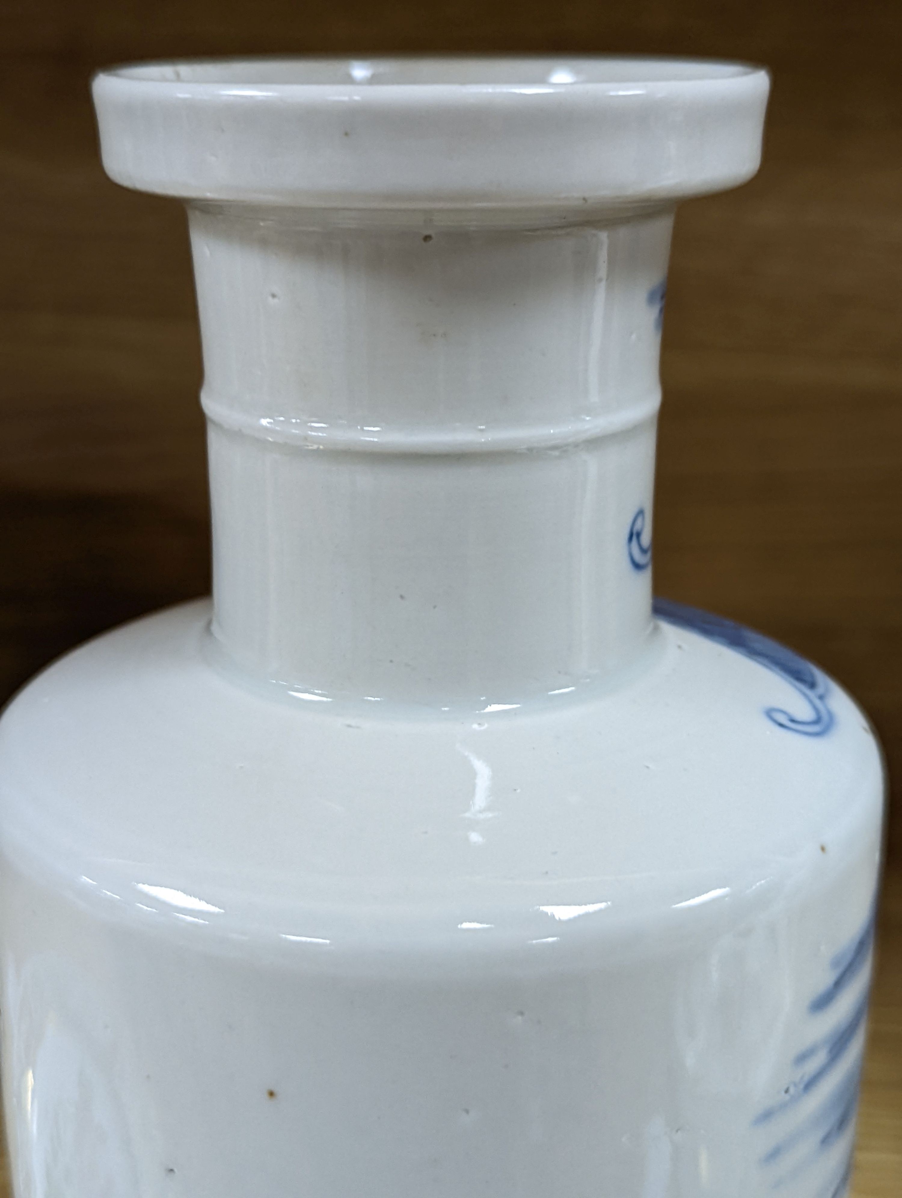 A Chinese blue and white rouleau vase, 25cm